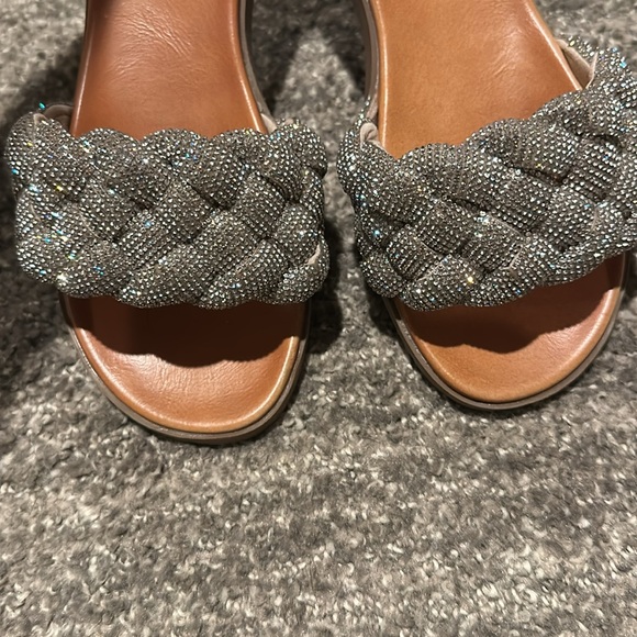 🤪SOLD 🤪Steve Madden Rhinestone Sandal Size 6 - Picture 10 of 13